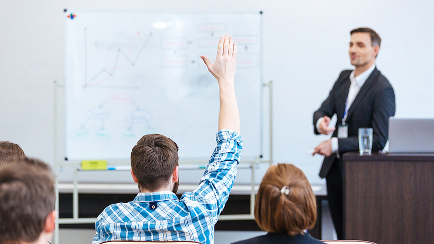 работа связана с общественными делами фото