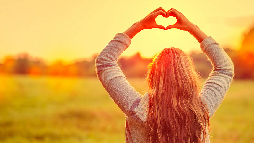 бабочка в руках фото