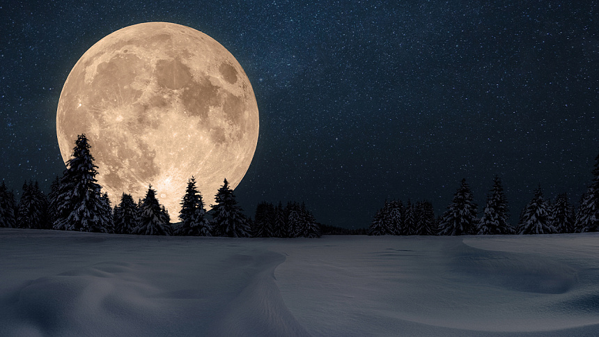 луна в небе фото