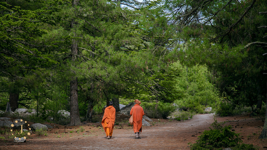 монахи фото