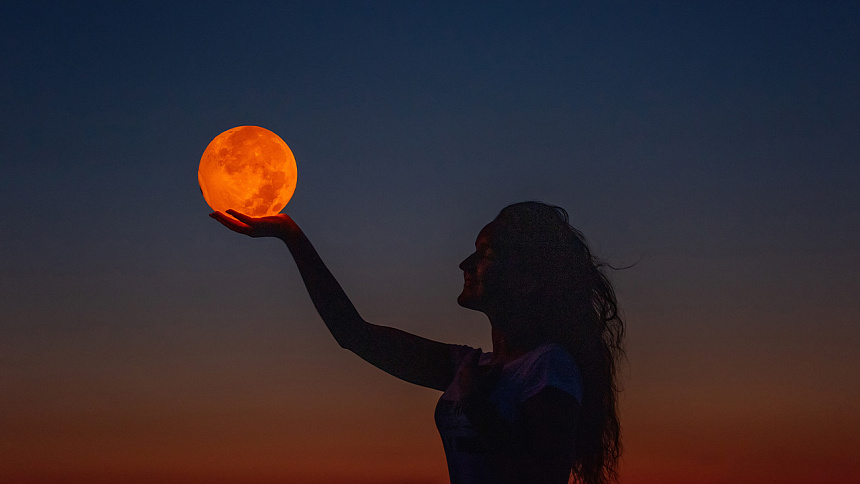 луна в руке фото