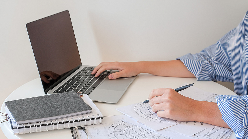 Астролог фото