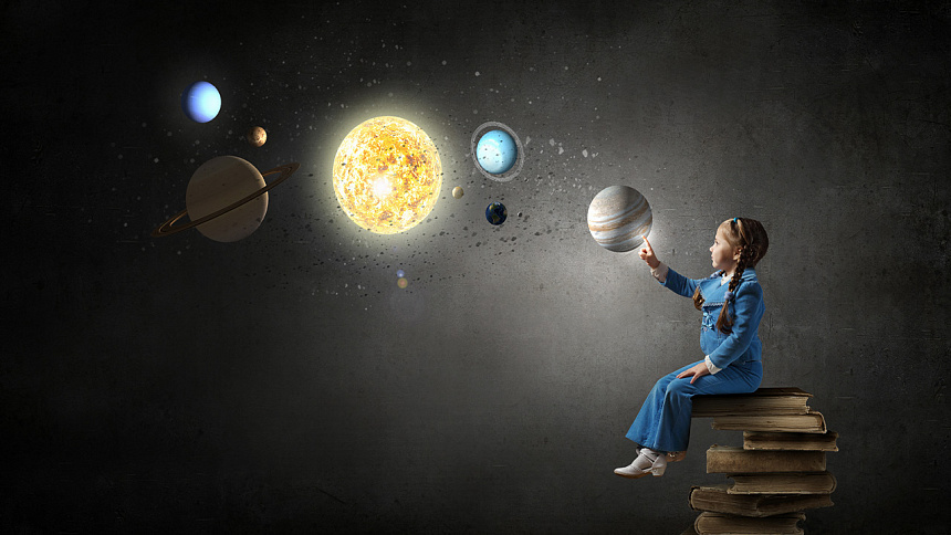 девочка и планеты фото