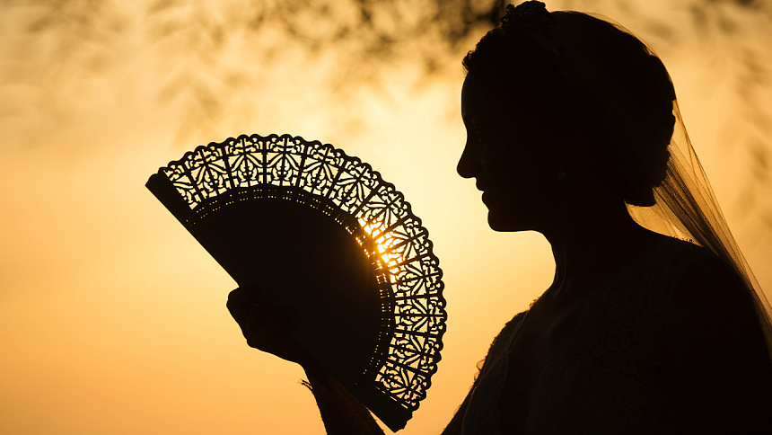 женщина и веер фото