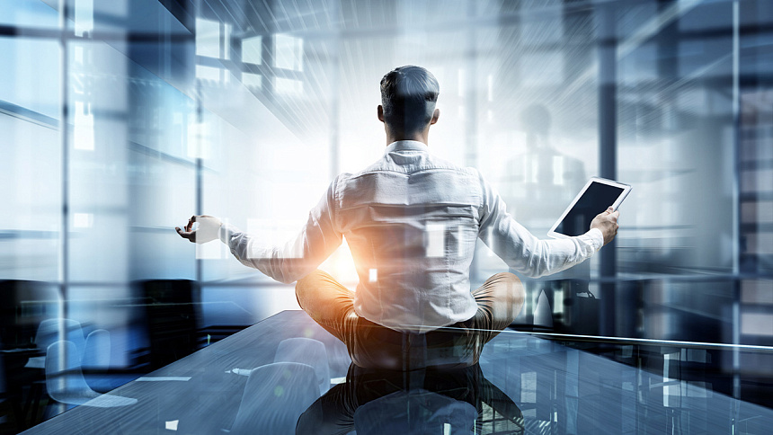 йога на работе фото