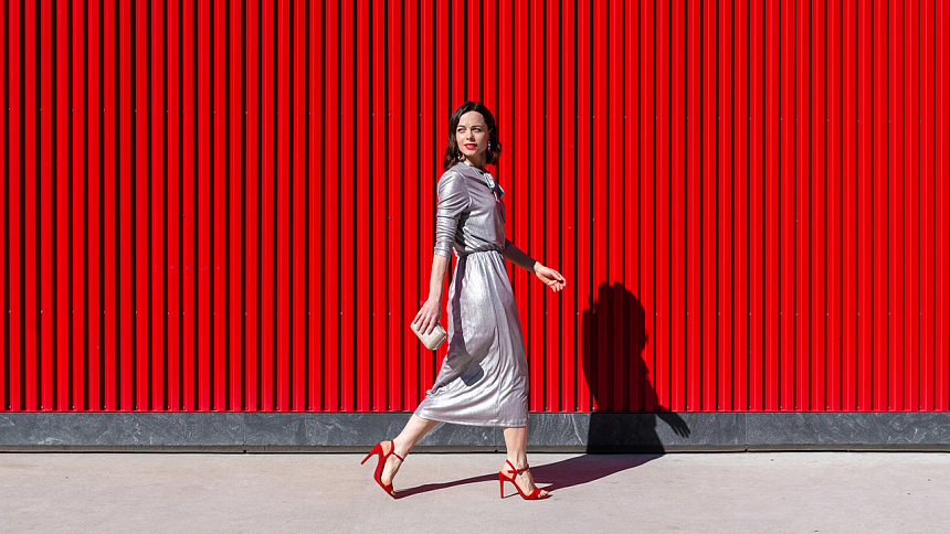 яркая женщина фото