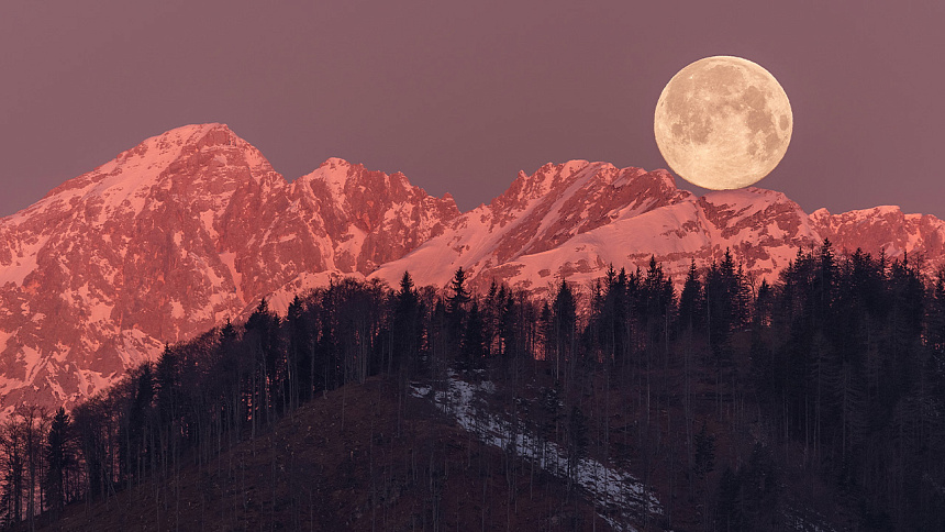 луна в горах фото